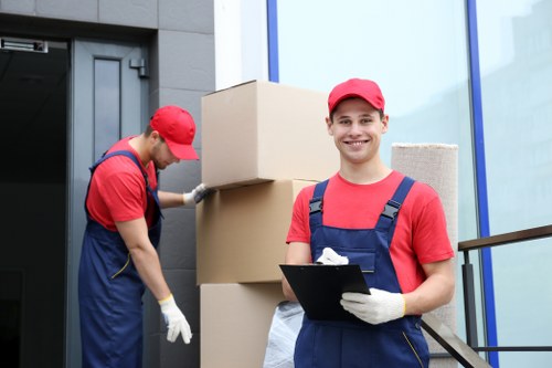 Professional packing and unpacking services in Islington for home moves