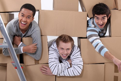 Local moving support for homes and offices in Islington